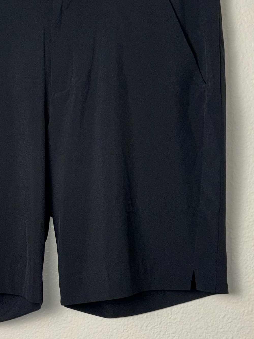 Athleta Tribeca 7" Bermuda Short Black
Women's Size 14 - Picture 8 of 16